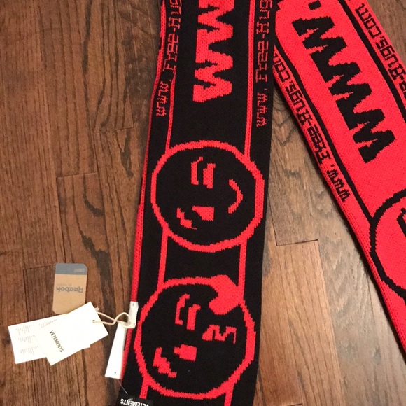 Vetements scarf Brand new with tags - Picture 5 of 7